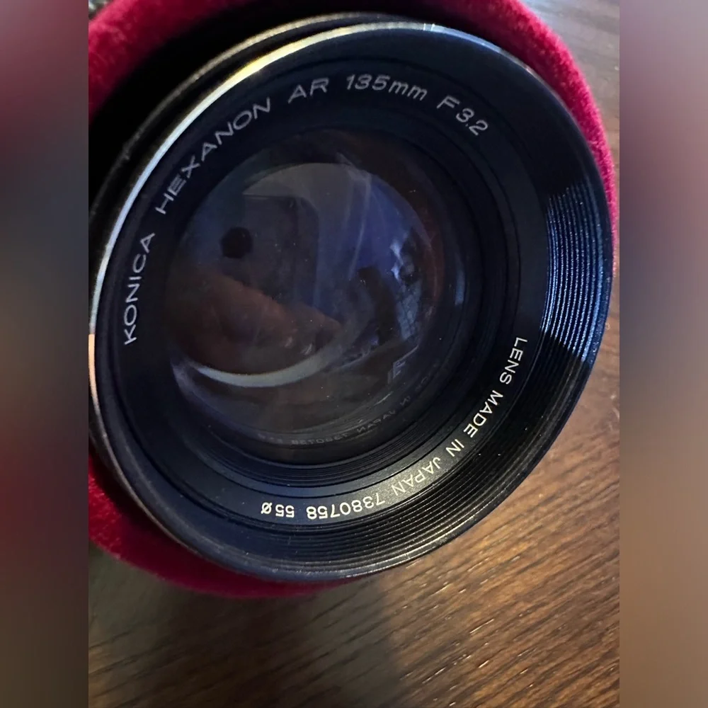 KONICA HEXANON AR 135MM F/3.2 TELEPHOTO LENS. KONICA AR MOUNT CLEAN GLASS & CASE